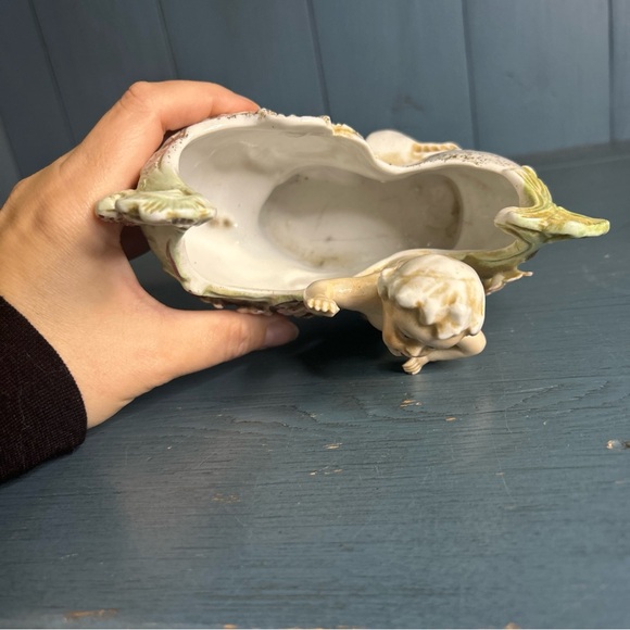 Vintage KPM Planter Cherub Putti Figurine Bisque Porcelain Boat Vase - Picture 5 of 11